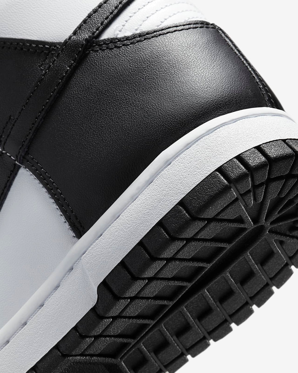 Dunk High - Noir / Blanc