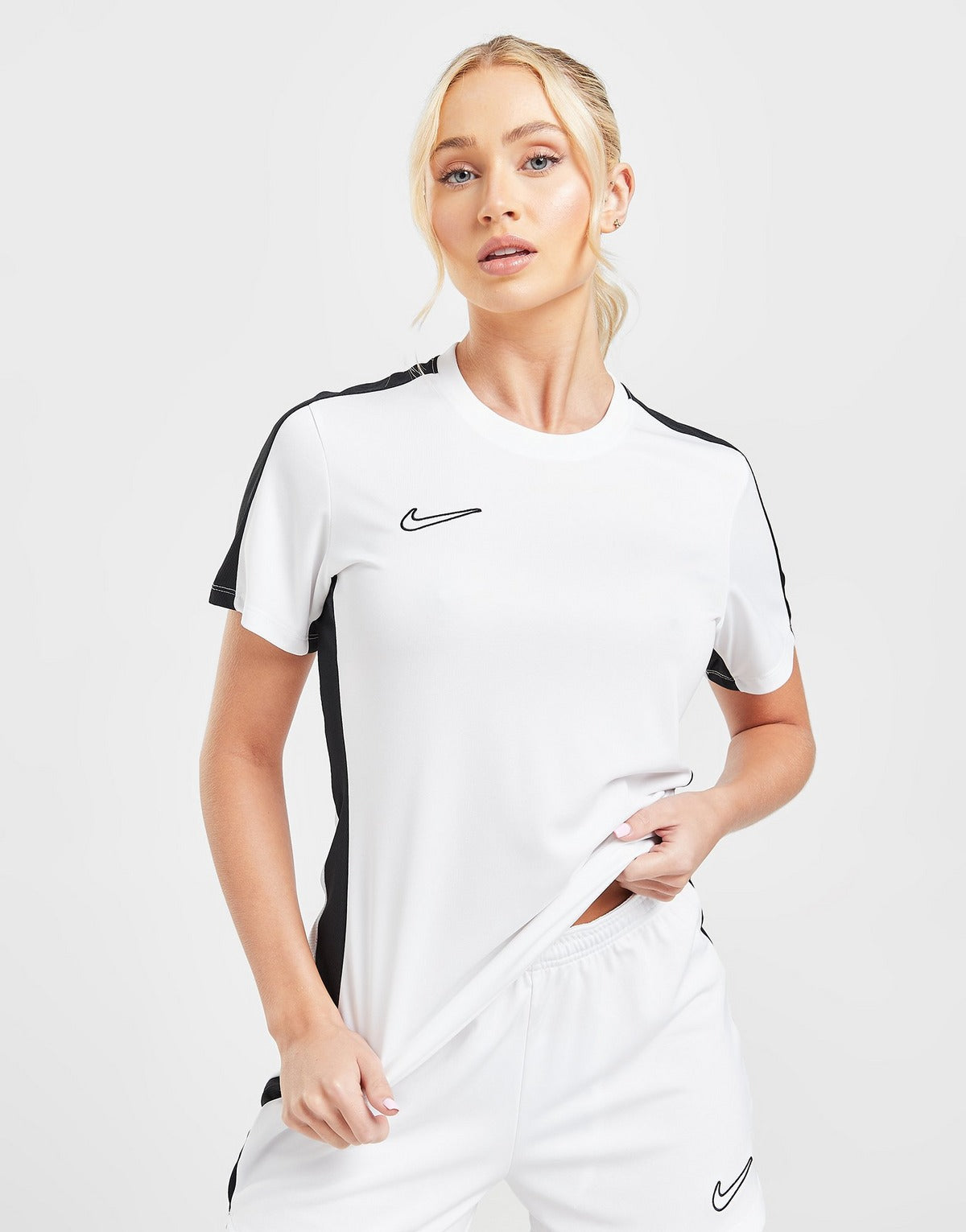 T-shirt Academy