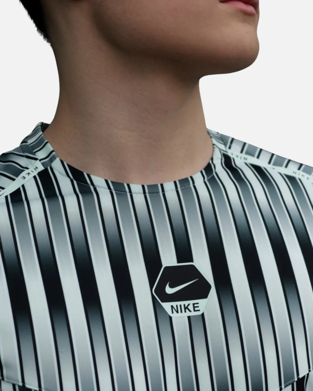 T-SHIRT NIKE NSW RUN - VERT/NOIR